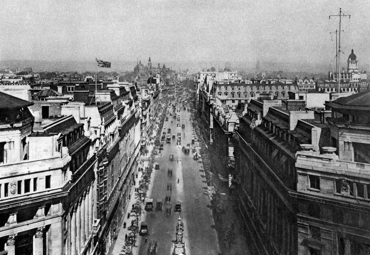 Na střeše Bush House, při pohledu z Kingsway směrem k severním výšinám, Londýn, 1926-1927. od Unbekannt
