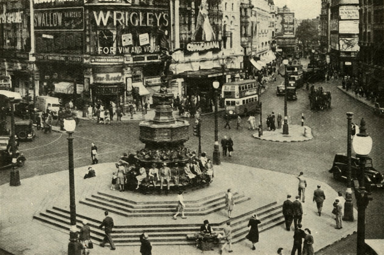 Jednou z nejoblíbenějších soch Londýna je socha Eros, která převyšuje fontánu na Piccadilly Circu od Unbekannt
