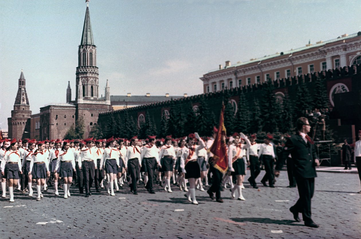 Přehlídka mladých pionýrů, Rudé náměstí, Moskva, 1972 od Unbekannt
