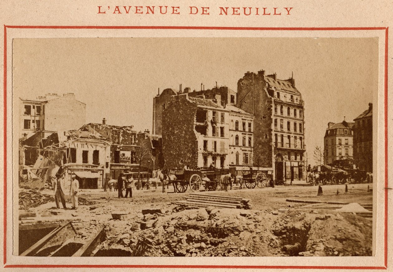 Pařížská komuna (1871): pohled na avenue de Neuilly v Paříži v květnu 1871. Fotografie Pierra Pepetita. Tisk na karton, Rozm. Rozměr 9 x 5,4 cm od Unbekannt