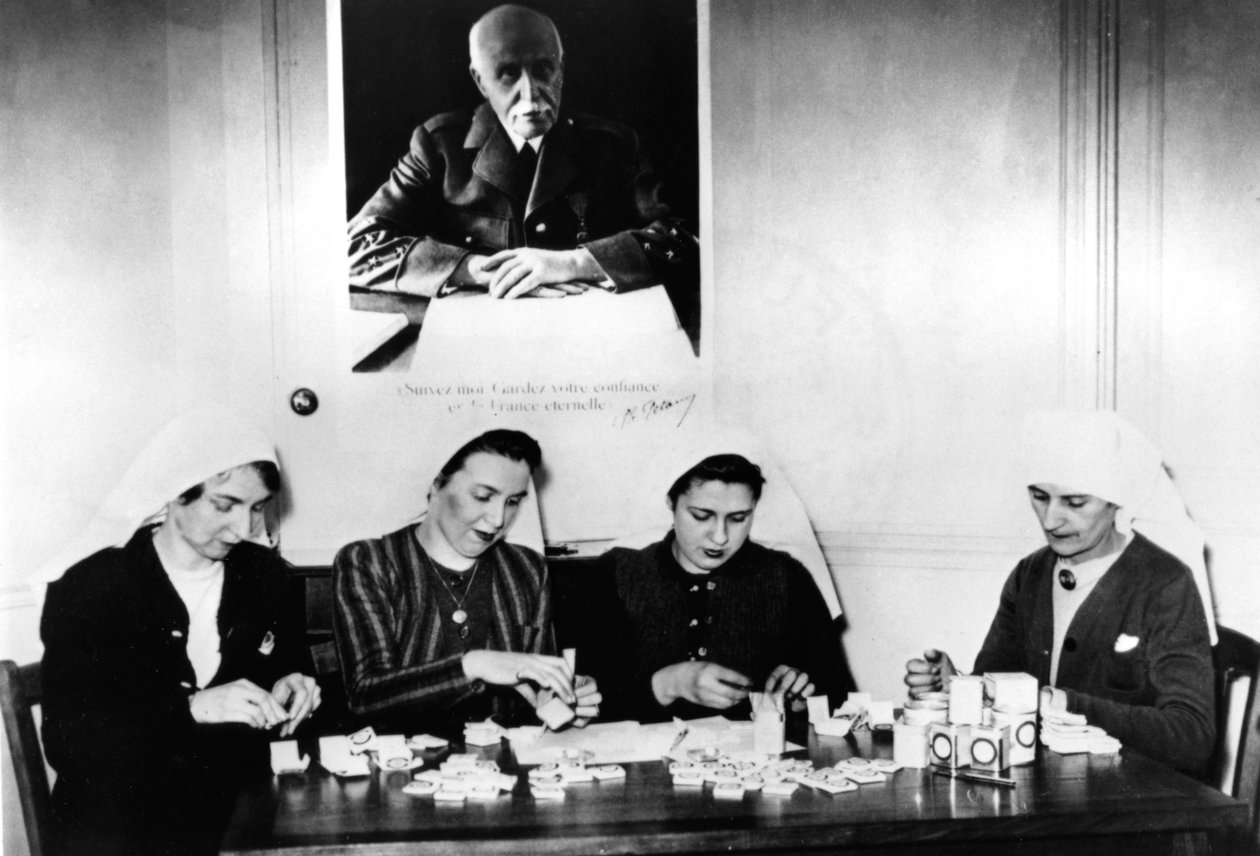 Příprava vitamínových sladkostí, Němci okupovaná Francie, 1940-1944 od Unbekannt