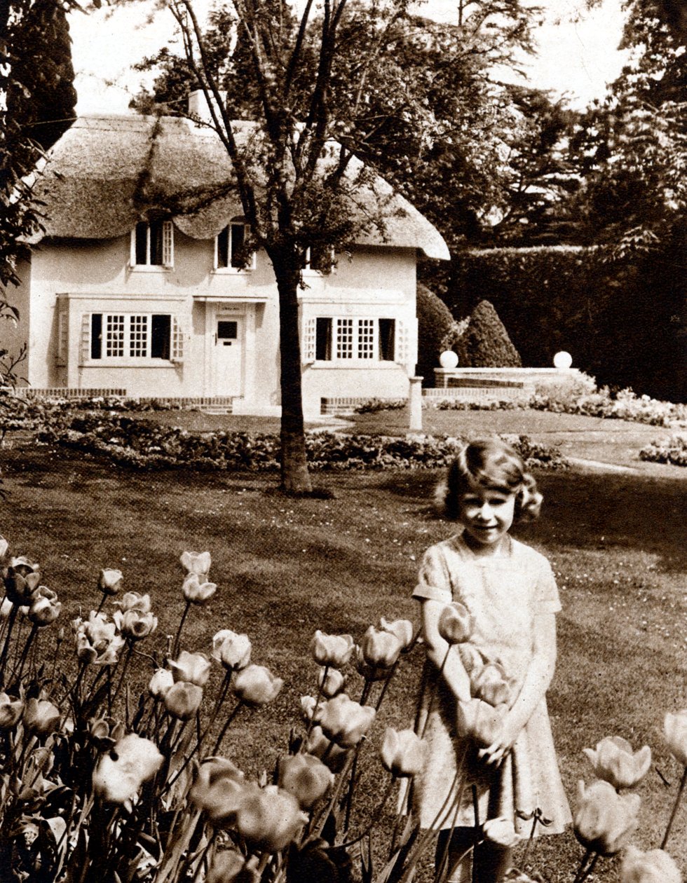 Princezna Alžběta, budoucí královna Alžběta II Velké Británie, Windsor, 30. léta 20. století od Unbekannt