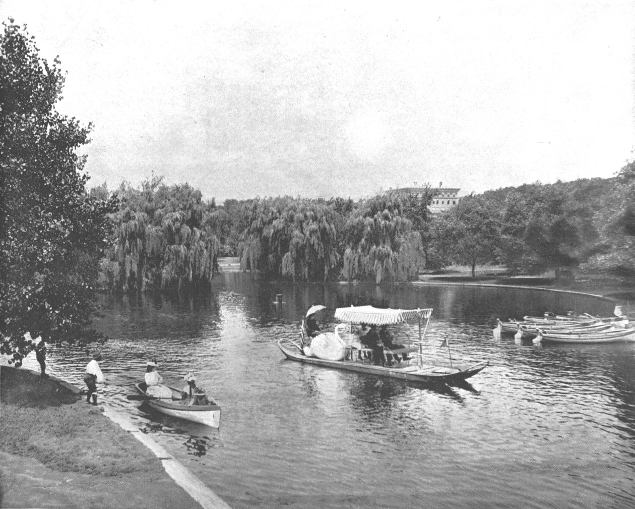 Public Garden and Lake, Boston, USA, c1900. od Unbekannt
