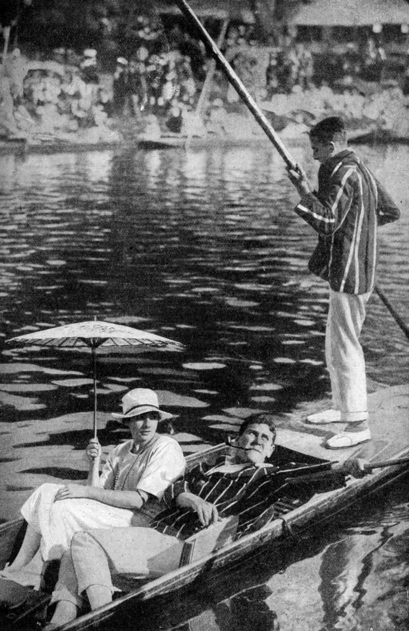 Punting on the Thames, c1922 od Unbekannt