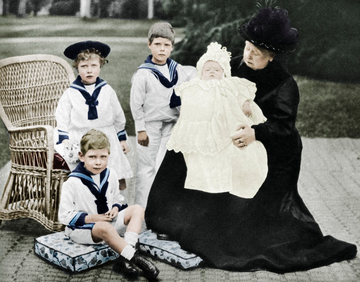 Královna Viktorie se svými pravnoučaty v Osborne House, Isle of Wight, 1900 od Unbekannt