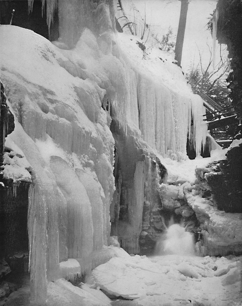 Rainbow Falls v zimě, Watkins Glen, New York, c1897. od Unbekannt