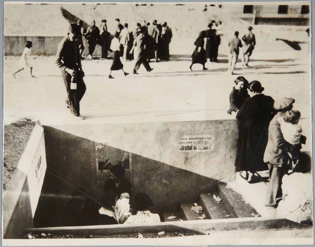 Útočiště Red Air Raid Shelters pomáhají bojovat proti náletům Red Air, Castellón od Unbekannt
