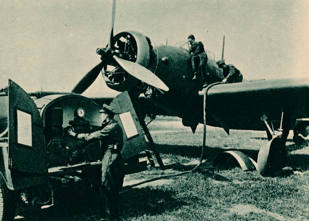 Tankování bombardéru Wellesley, 1940 od Unbekannt