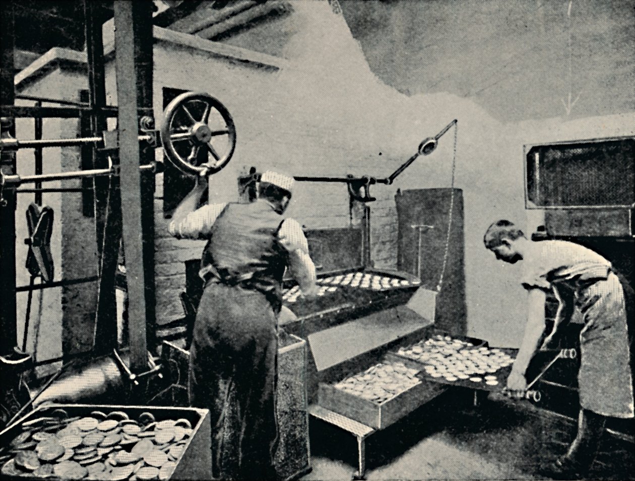 Vyjmutí sušenek z trouby, c1917 od Unbekannt