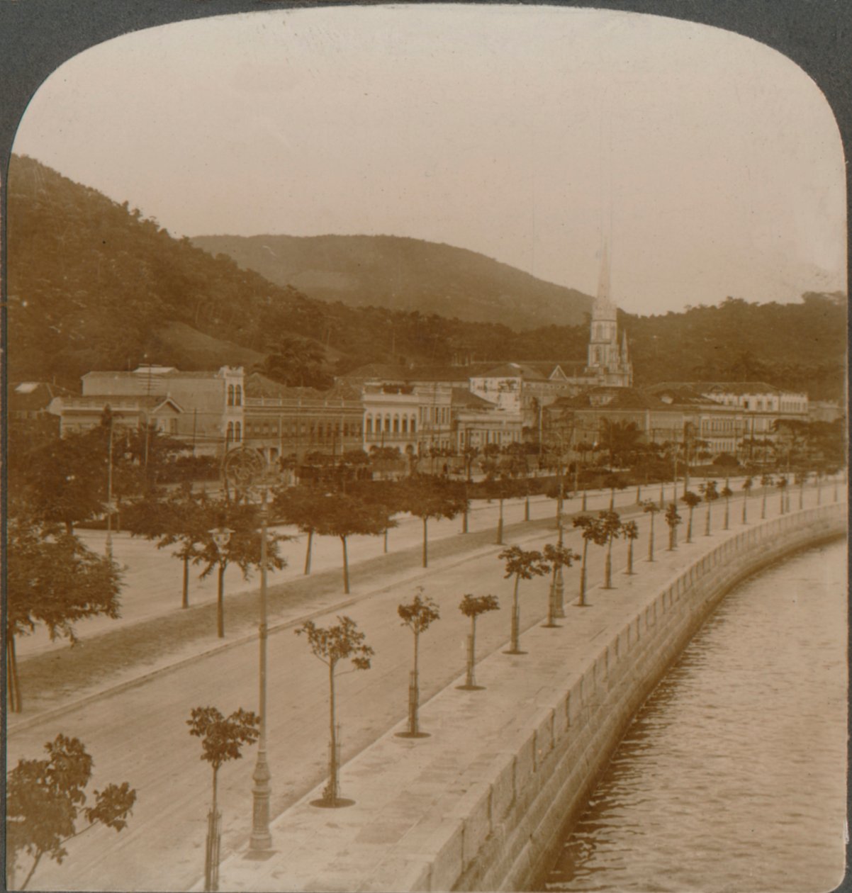 Rio Janeiros 5 mil nábřeží, obklopující největší vnitrozemský záliv na světě, c1900 od Unbekannt