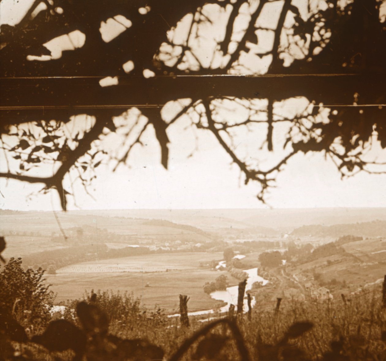 Řeka Meuse při pohledu ze zákopů, Verdun, severní Francie, c1914-c1918 od Unbekannt