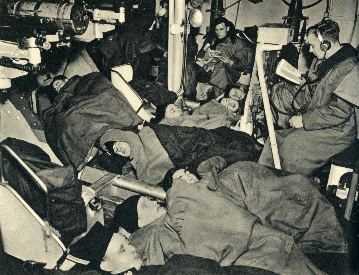 Royal Marines spící v gunhouse válečné lodi, druhá světová válka, c1939-c1943 1944. od Unbekannt