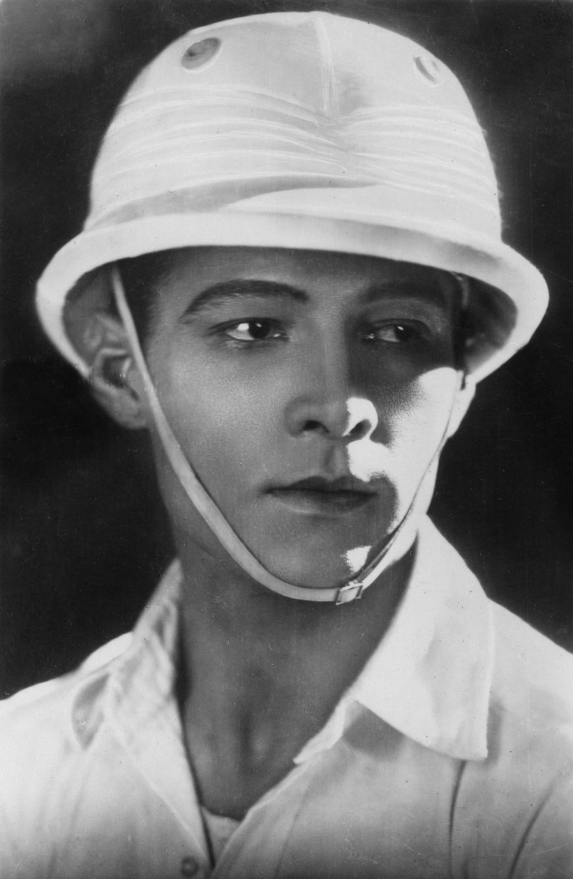 Rudolph Valentino 1895-1926, italský herec, c1920 od Unbekannt