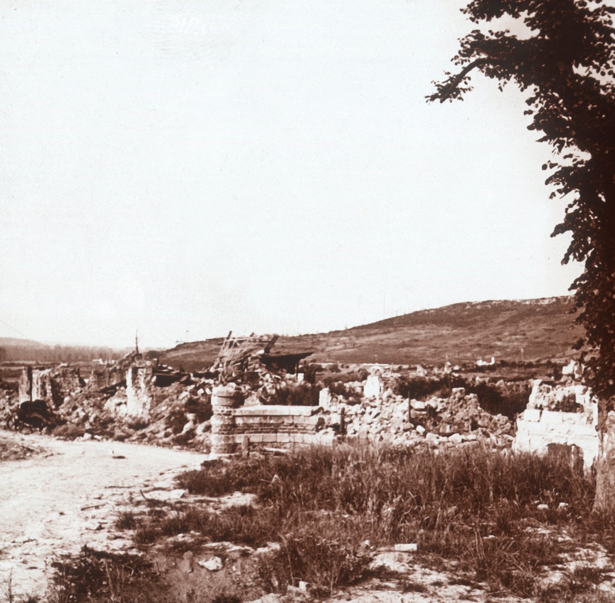 Ruiny, Chauny, severní Francie, c1914-c1918 od Unbekannt