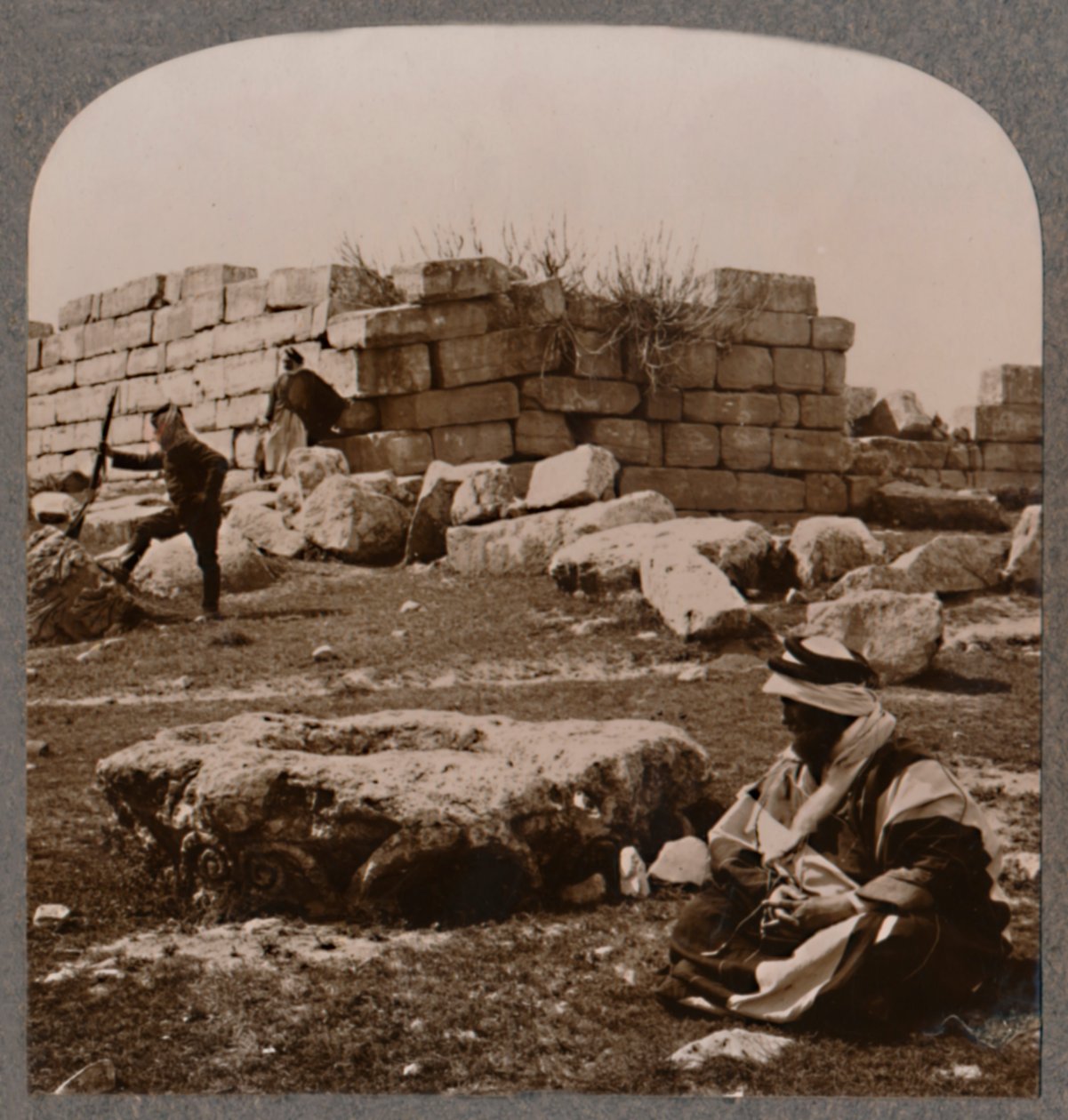 Ruiny poblíž Machaerus, c1900 od Unbekannt