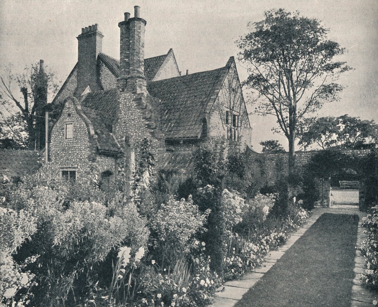 Runton Old Hall, Norfolk, Pohled ze severozápadu, c1909 od Unbekannt