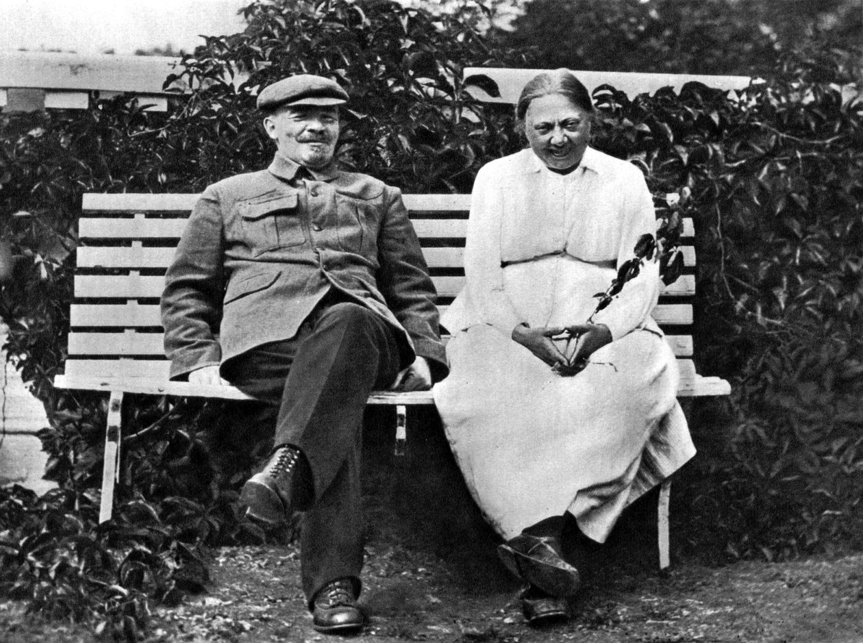 Ruský bolševický vůdce Vladimir Lenin a Nadezhda Krupskaya, Gorki, SSSR, 1922 od Unbekannt