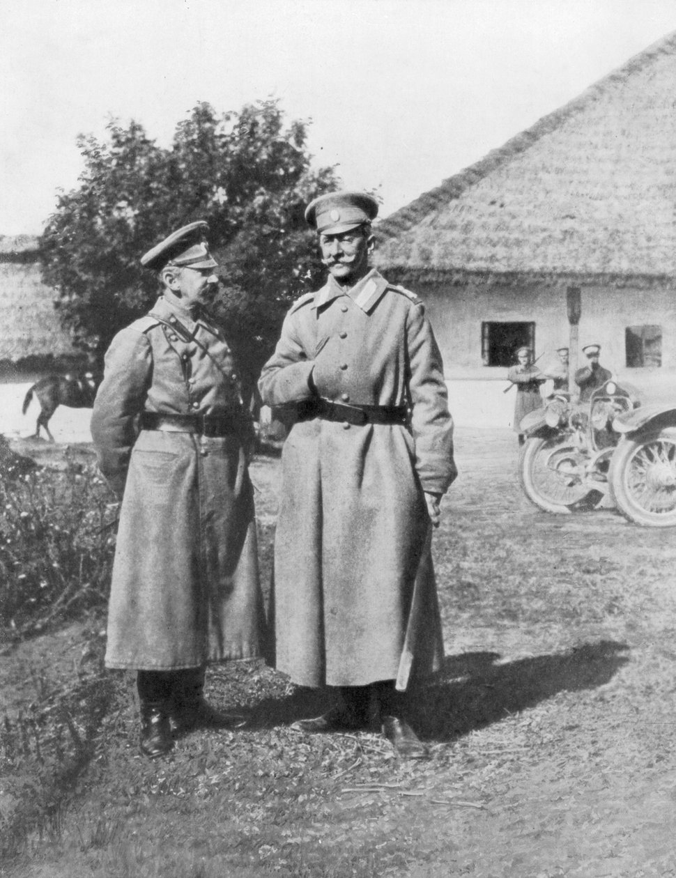Ruští generálové Gurko a Brusilov, 1917 od Unbekannt
