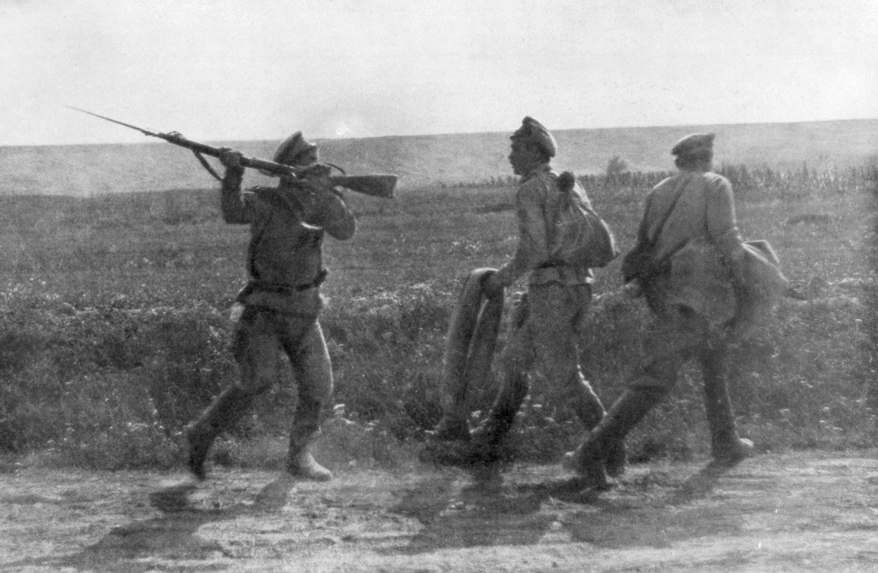 Ruský voják napadl svého ustupujícího kamaráda, Ternopil, Ukrajina, první světová válka, 1. července 1917 od Unbekannt