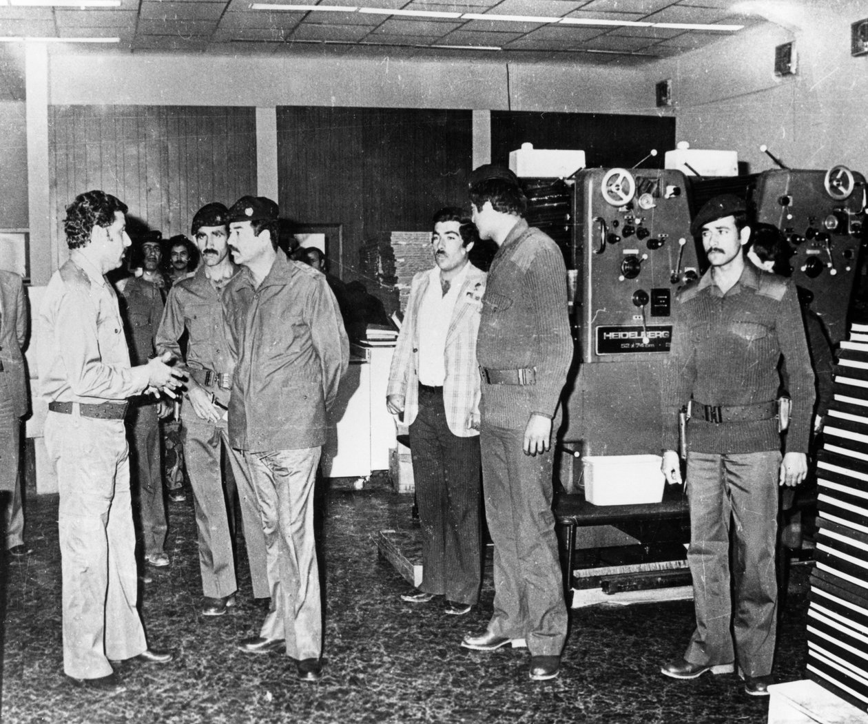 Saddám Husajn na návštěvě státního tisku, Bagdád, Irák, 1986 od Unbekannt
