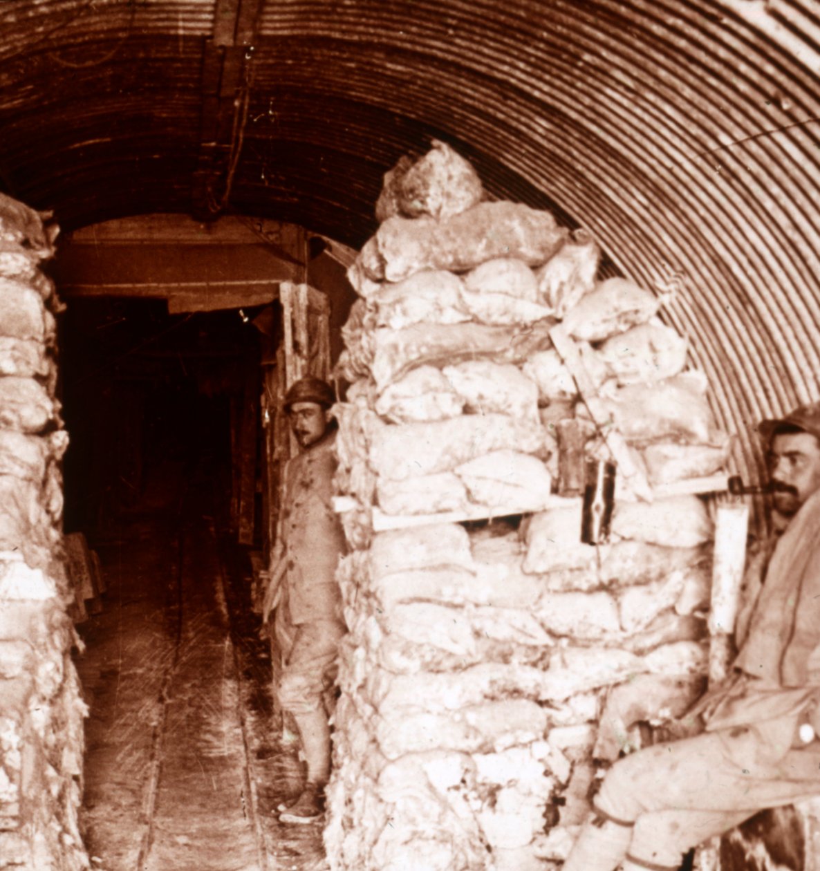 Sandbagged vchod, Champagne, Francie, c1914-c1918 od Unbekannt