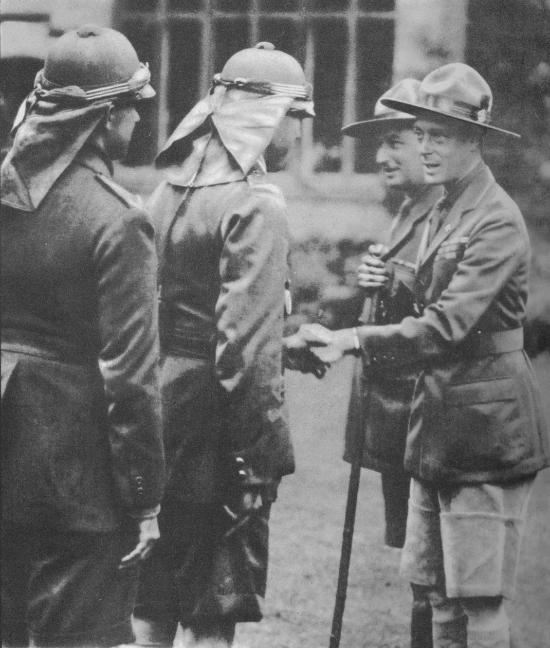 Skauti vítáni princem z Walesu na jamboree v Arrowe Park, Birkenhead, 1929 1936 od Unbekannt