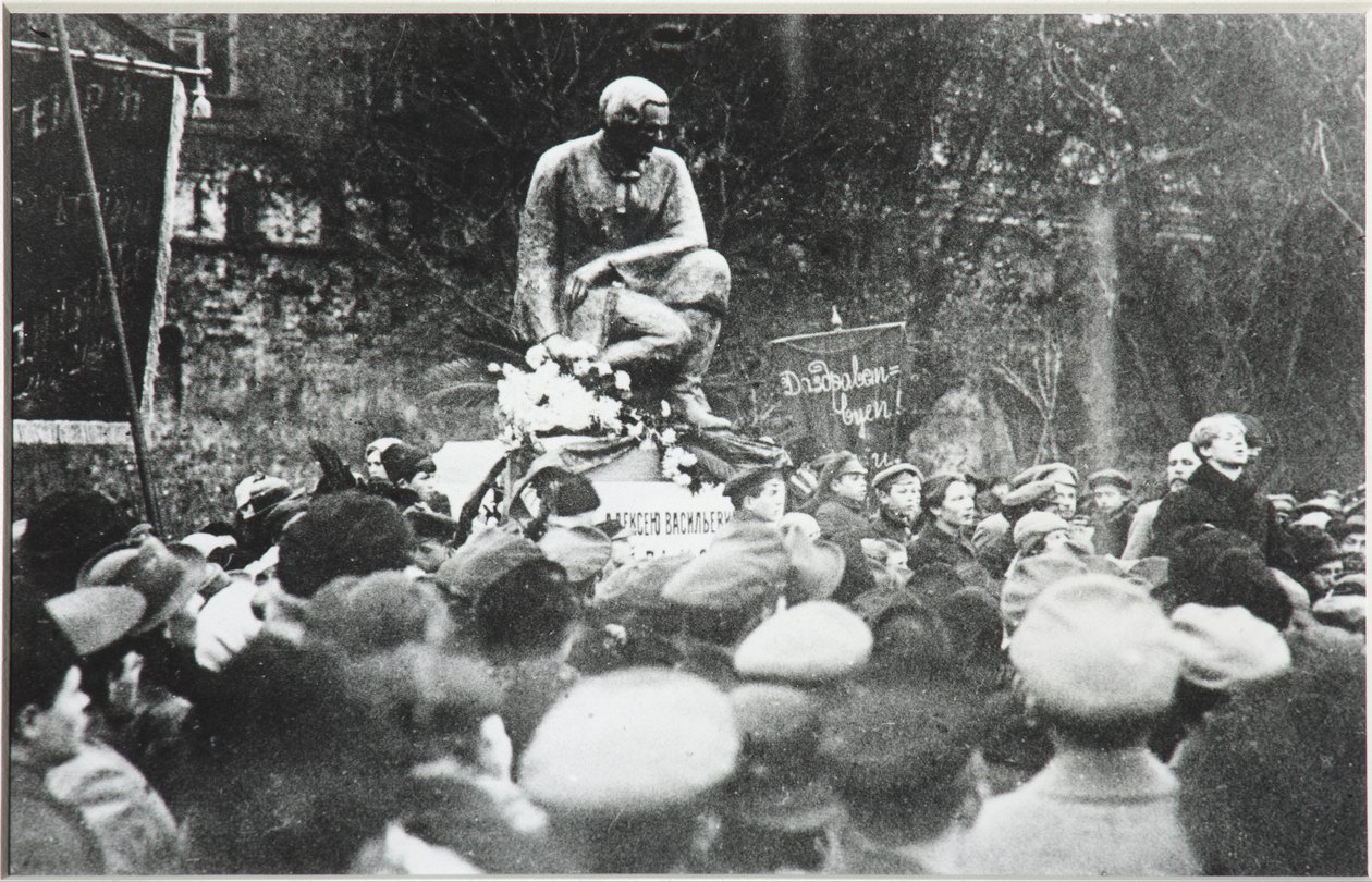 Sergei Yesenin na zasvěcení památníku Koltsov Razin, 1918 od Unbekannt