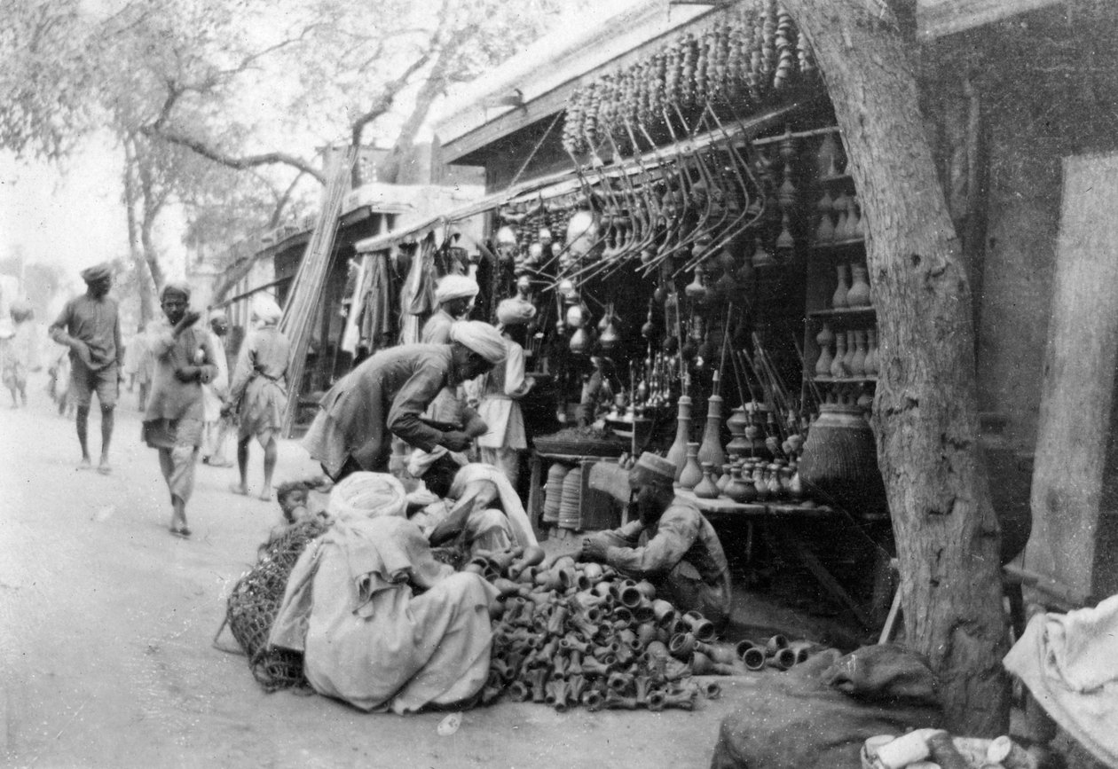 Shisha shop, Howshera, 1917 od Unbekannt