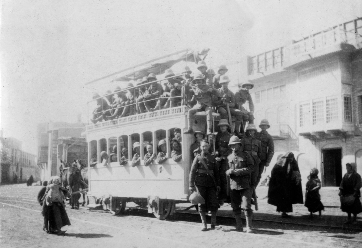 Vojáci z pluku East Surrey v Kazimain, na cestě do Bagdádu, Irák, 1917-1919 od Unbekannt
