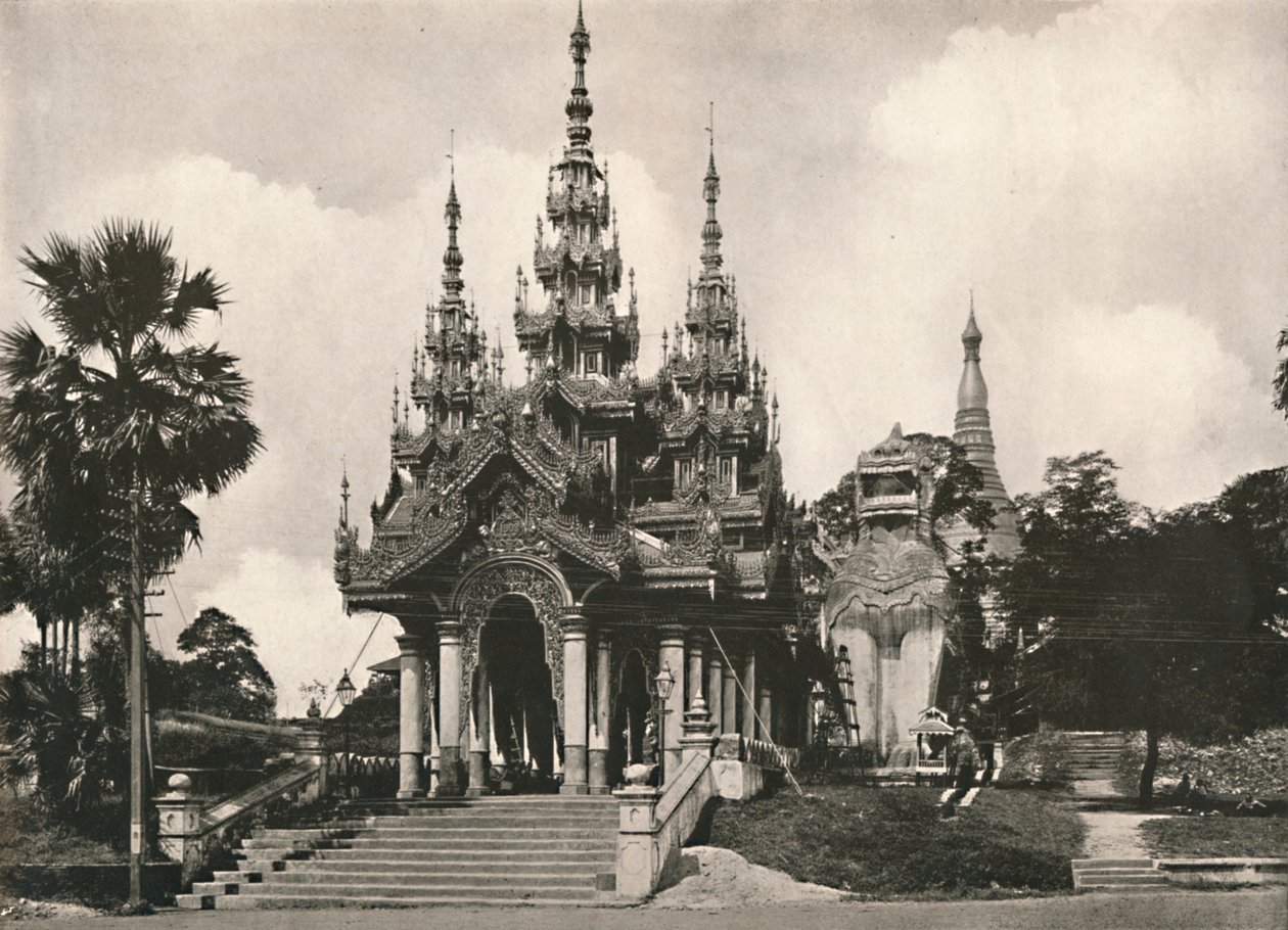 Jižní vchod do pagody Shwedagon, Yangon, 1900. od Unbekannt