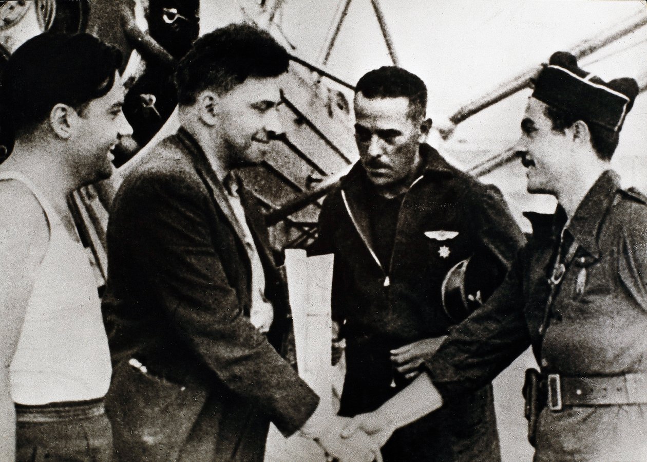 Španělská občanská válka (1936-1939): Ilia Grigorievich Ehrenburg (1891-1967), ruský spisovatel, při příjezdu na letiště v Barceloně (Španělsko) (druhý zleva), jako sovětský zpravodaj občanské války od Unbekannt