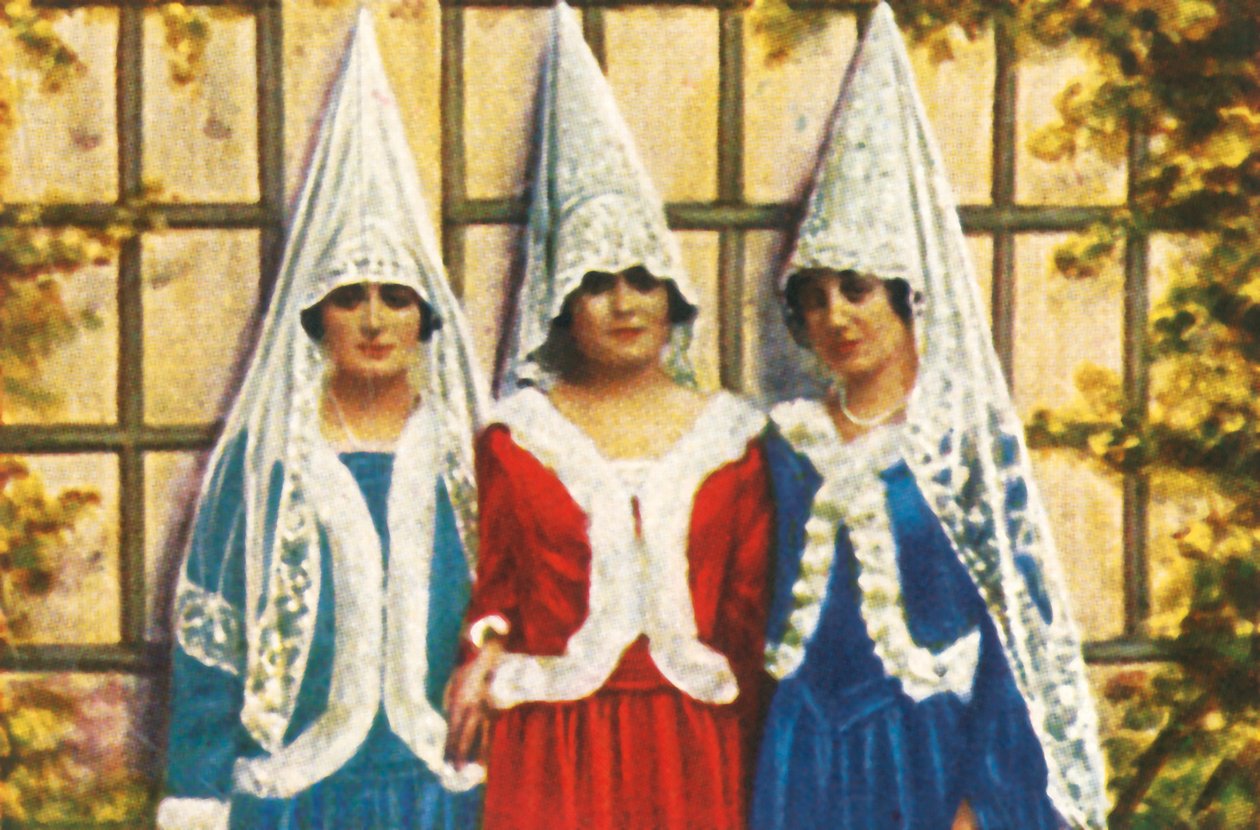 Španělské ženy v mantilách, c1928. od Unbekannt