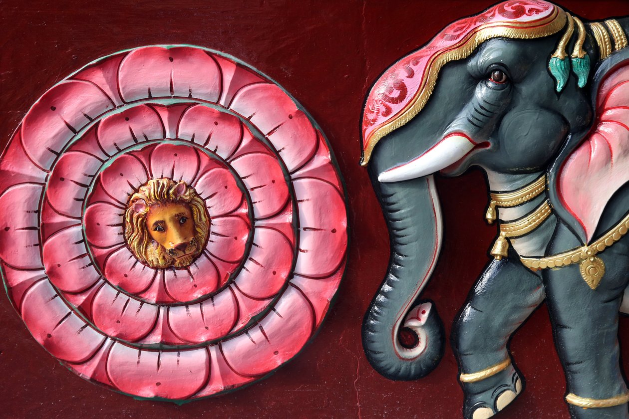 Hinduistický chrám Sri Vadapathira Kaliamman. Sloní a lotosový květ. Singapur od Unbekannt