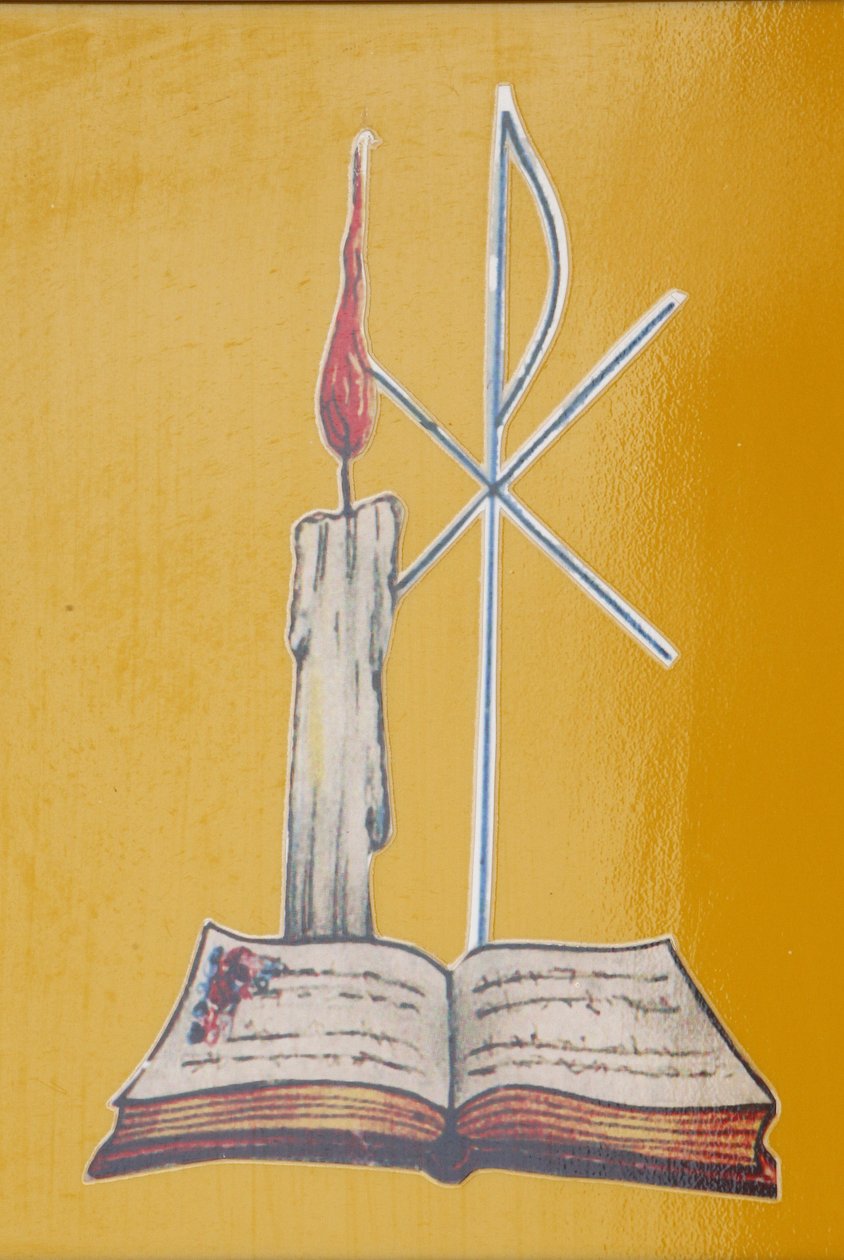 Vitráž. Oltářní svíčka a bible, Aneho, Togo od Unbekannt