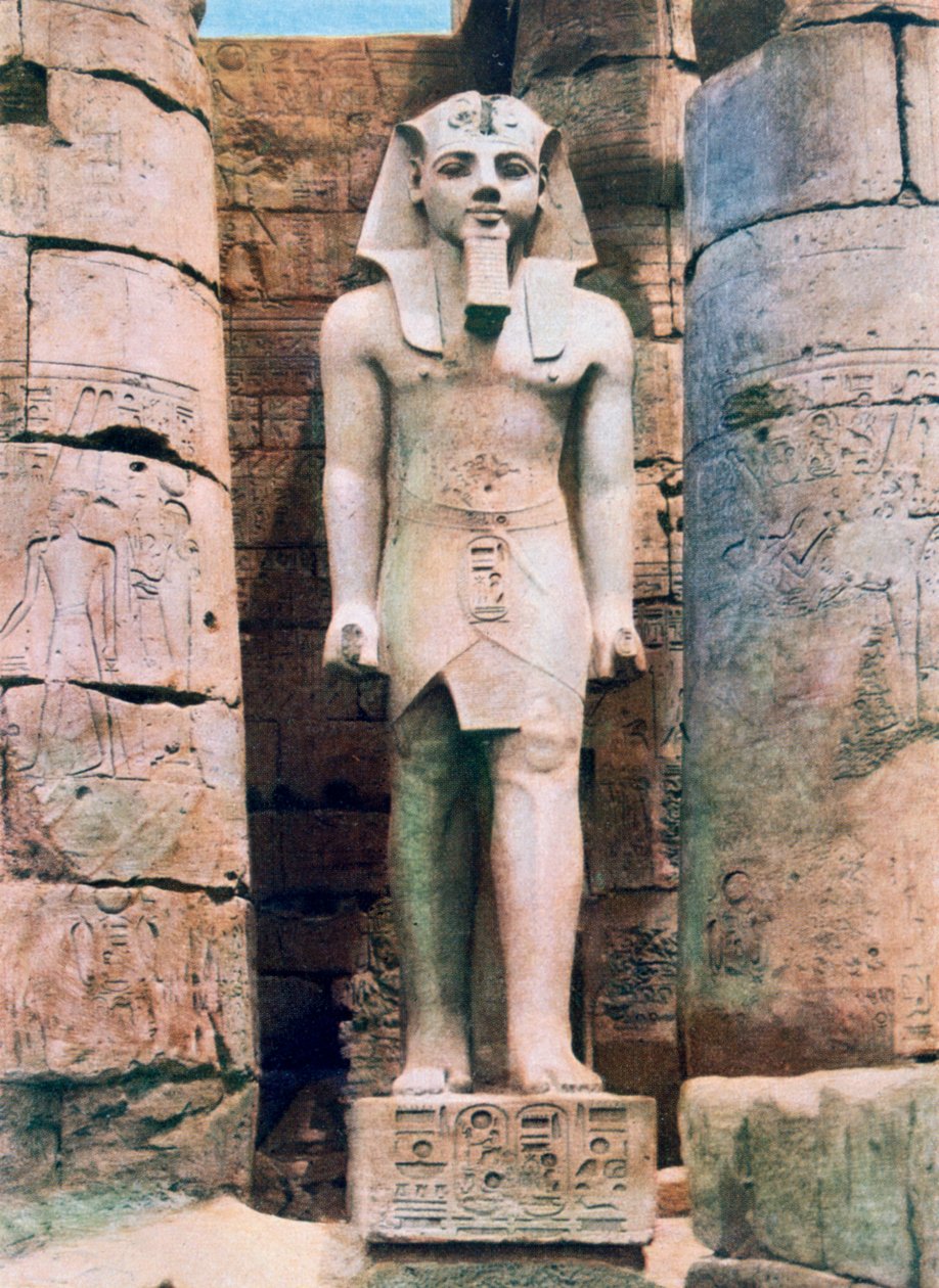 Socha Ramsese II, Luxor, Egypt, 20. století od Unbekannt