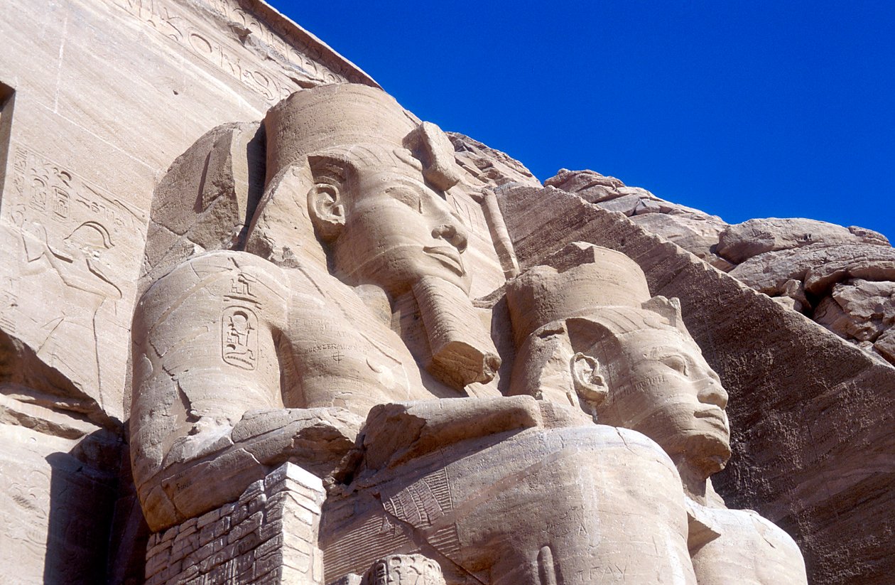 Sochy Ramesese II., před hlavním chrámem, Abu Simbel, Egypt, počátek 13. století před naším letopočtem od Unbekannt