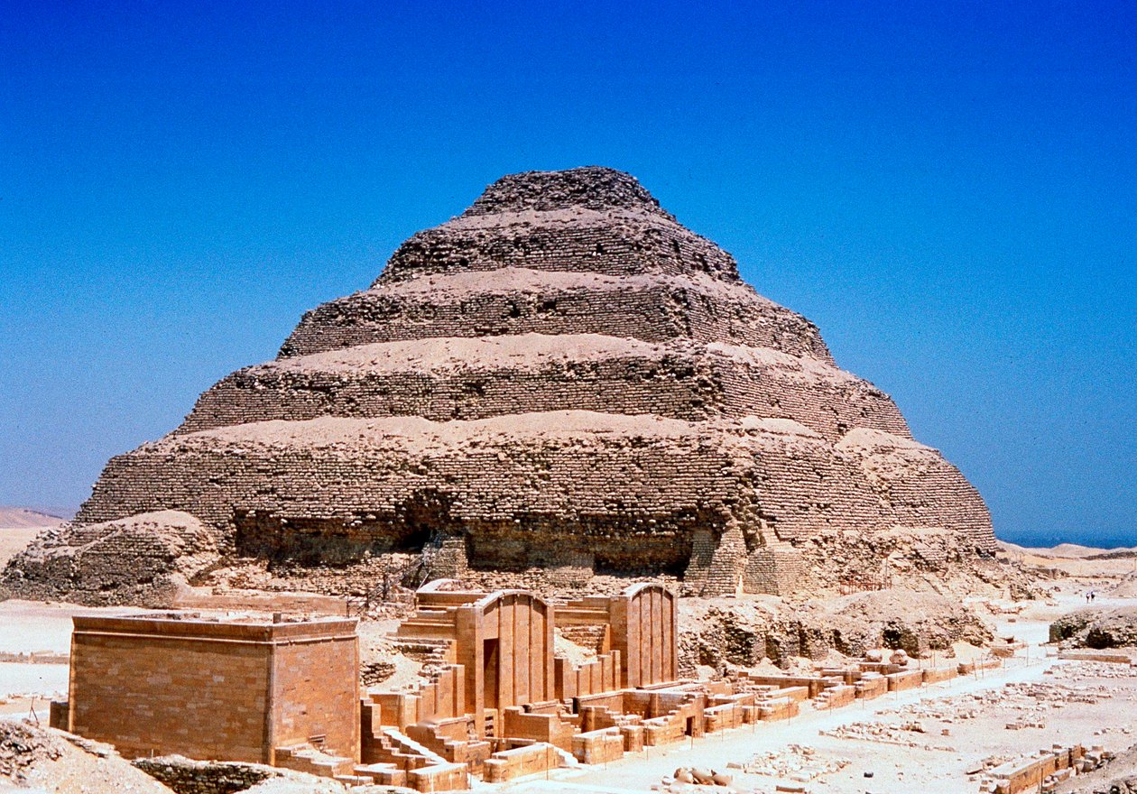 Stupňovitá pyramida krále Džosera Zozera, Sakkára, Egypt, 3. dynastie, c2613 př.n.l. od Unbekannt