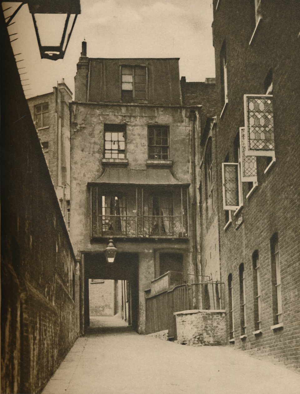 Strand Lane a vchod do římských lázní, c1935. od Unbekannt