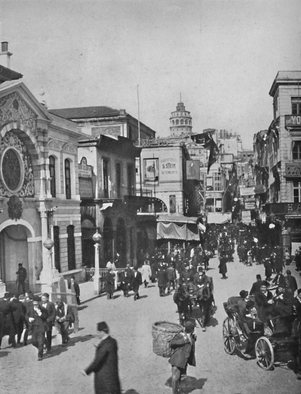 Pohled na ulici v Galatě z konce mostu, Konstantinopol, 1913 od Unbekannt