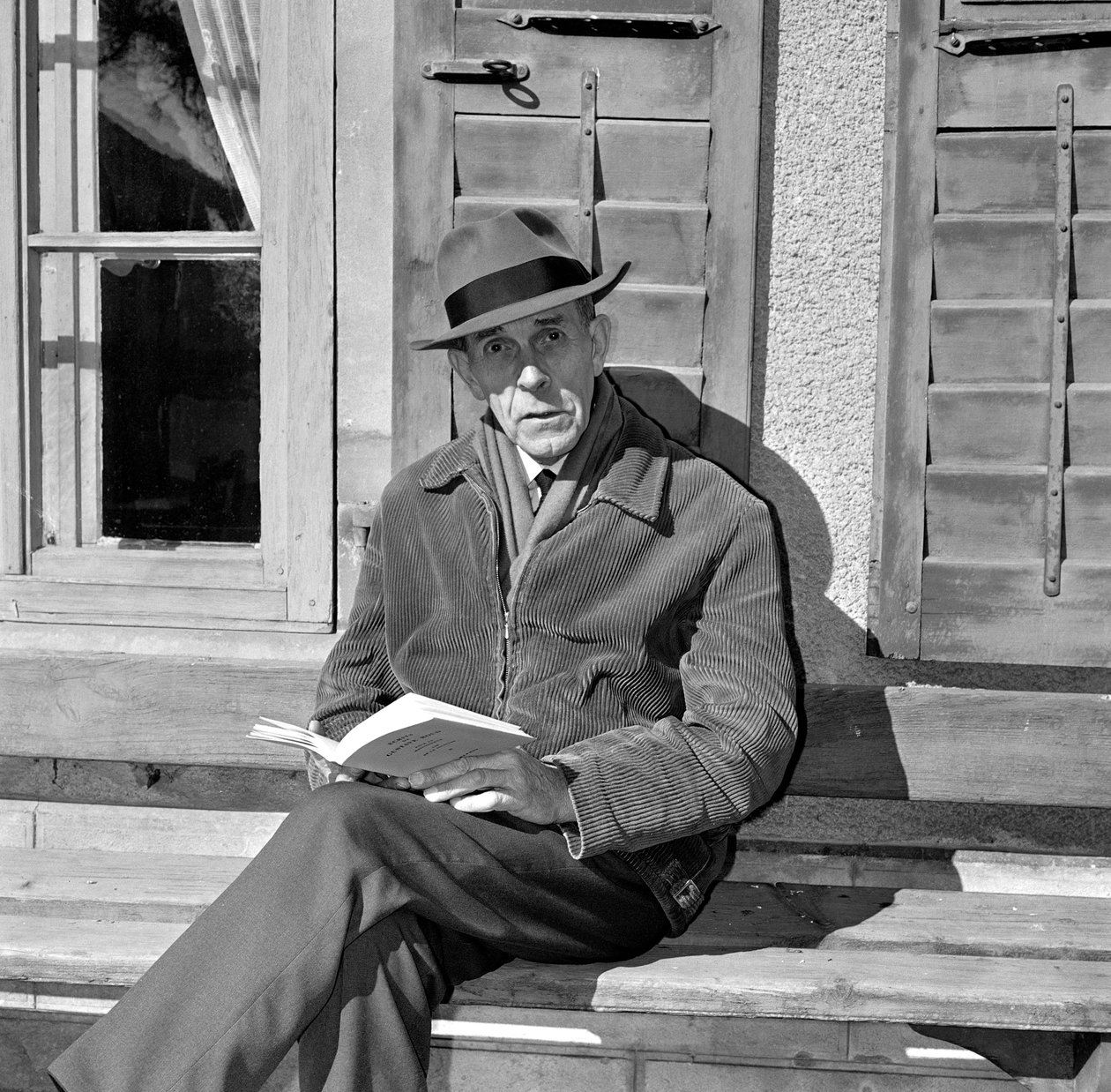 Švýcarsko Gustave Literature Roud (č/b foto) od Unbekannt