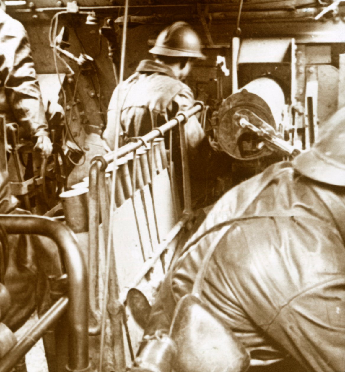 Vnitřek nádrže, c1914-c1918 od Unbekannt