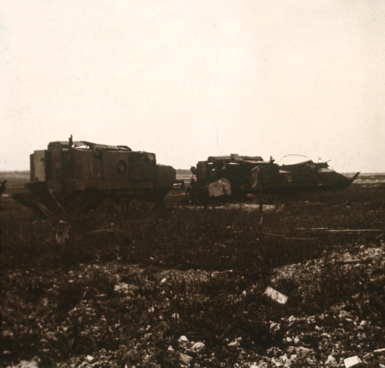 Tanky, Juvincourt, severní Francie, c1914-c1918 od Unbekannt