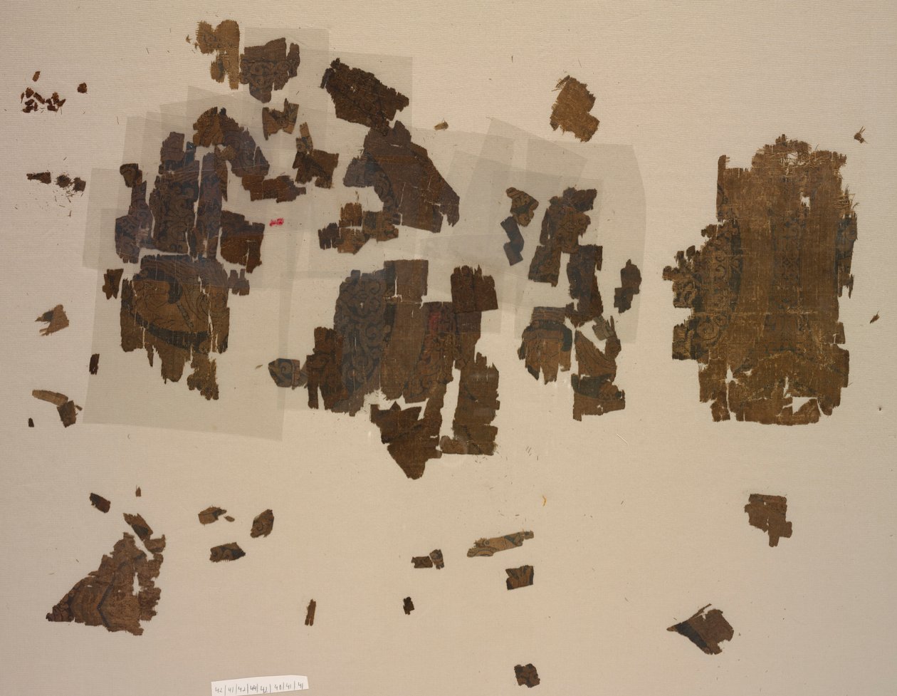 Fragmenty Taqueté s okřídlenými lvy v rondelech, 899-1160. od Unbekannt