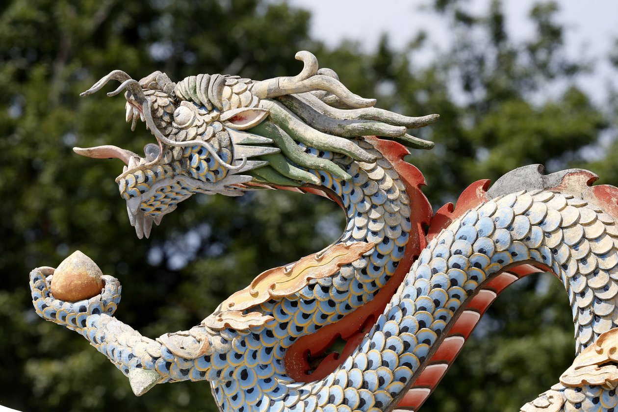 Chrám tisíce Buddhů. Sbor Dashang Kagyu Ling. Dragon, La Boulaye, Francie od Unbekannt