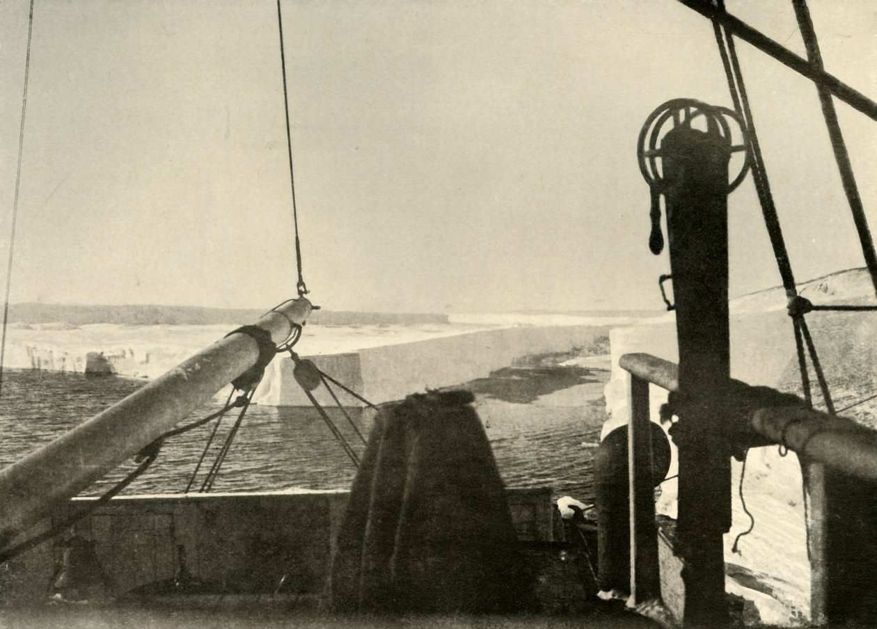 The Barrier Edge Breaking Away Away Four Miles South of Hut Point, c1908, 1909 od Unbekannt