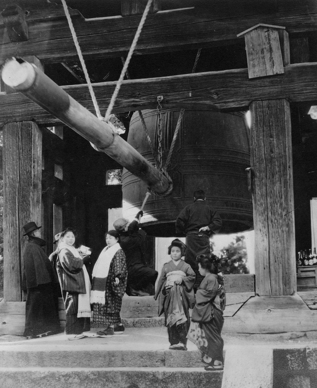 Pagoda zvonu, Nara, Japonsko, konec 19. nebo začátek 20. století od Unbekannt