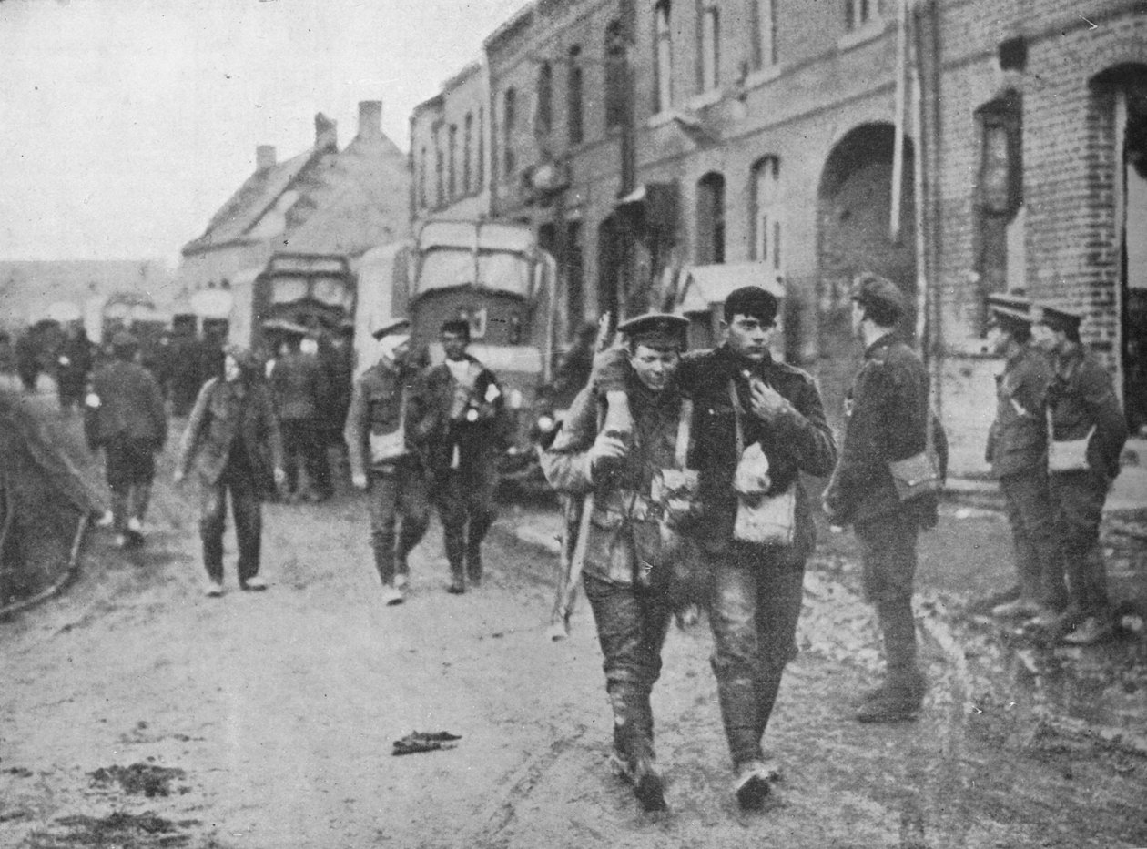 Britští ranění se po útoku vracejí do obvazové stanice, 1915 od Unbekannt