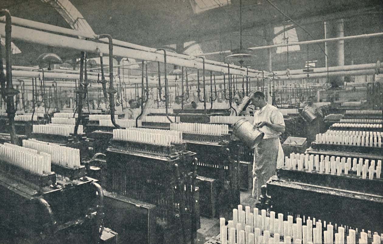 Místnost lisování svíček, c1917 od Unbekannt