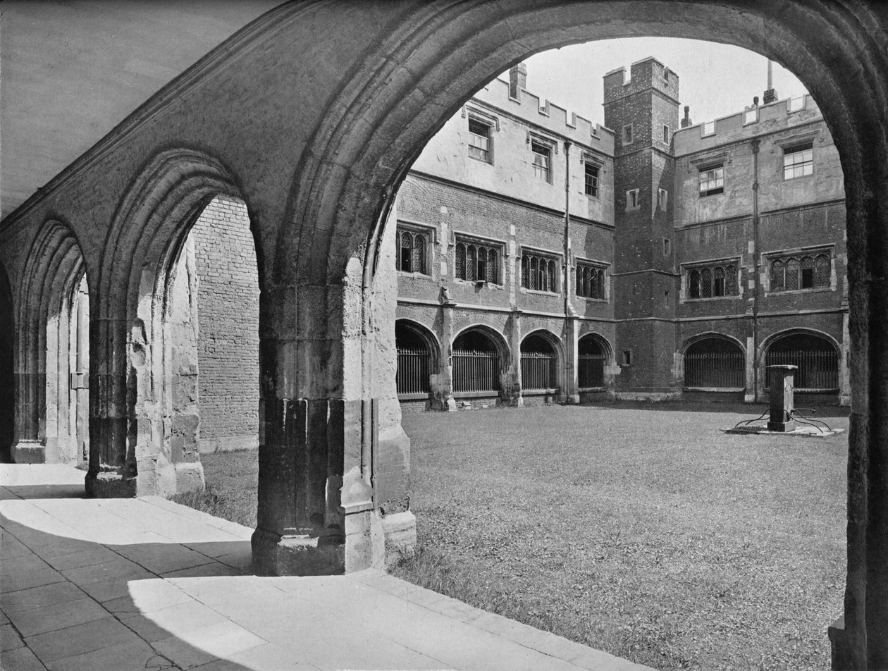 The Cloisters, 1926 od Unbekannt