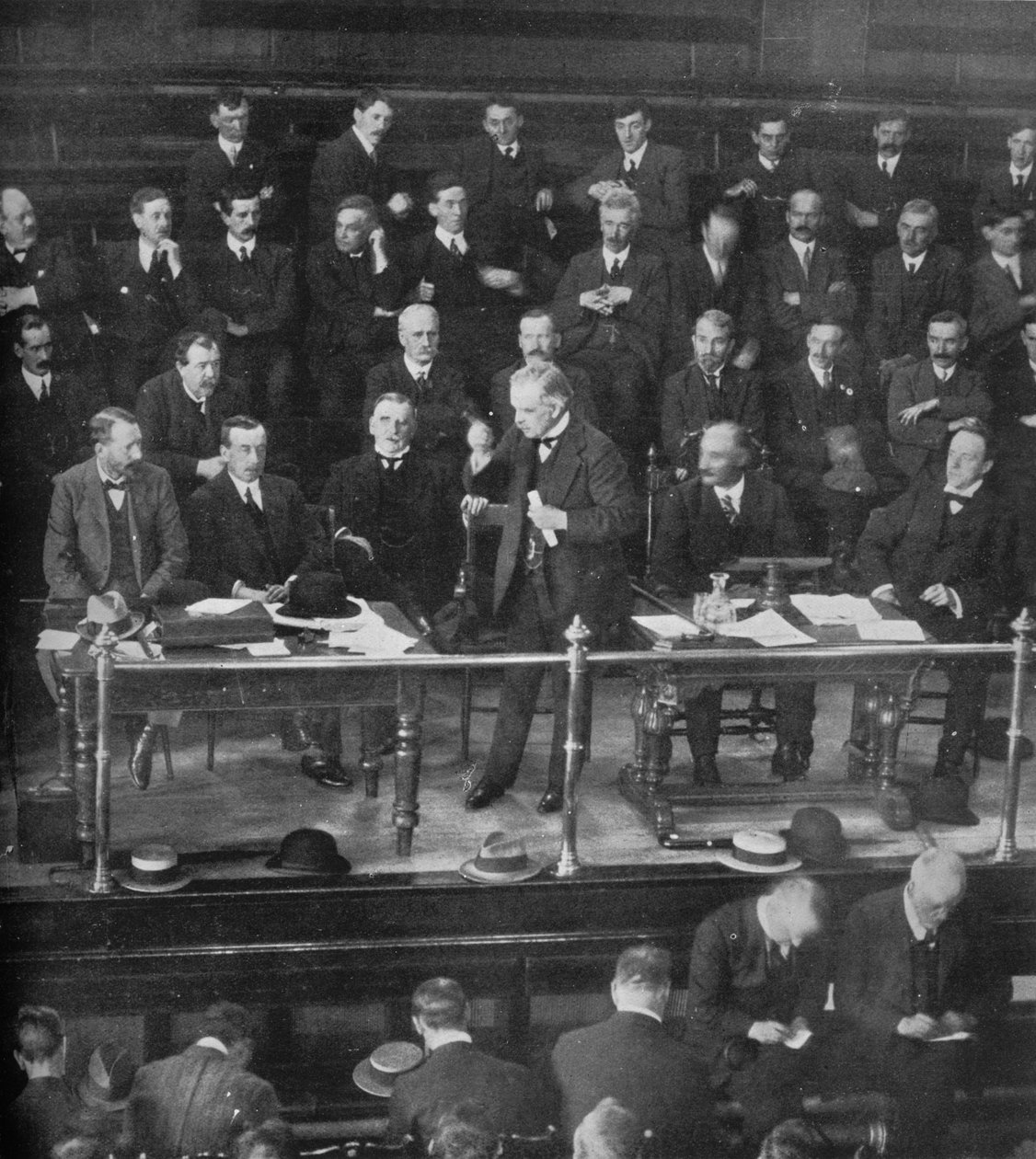 Uhelná stávka: Pan Lloyd George promlouvá k zástupcům horníků v Cardiffu, 1915 od Unbekannt